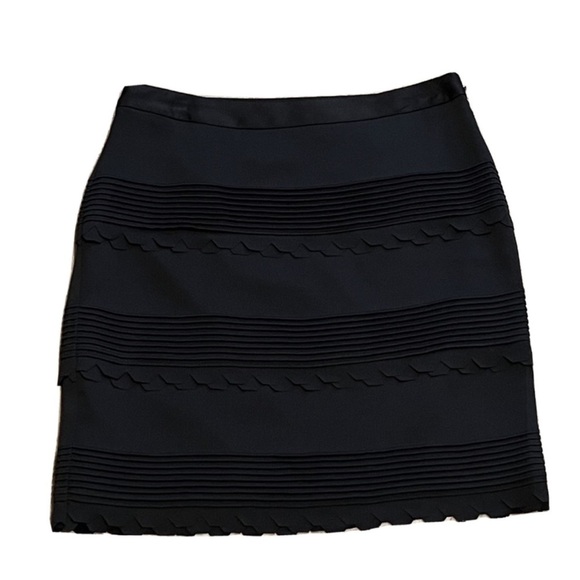 Banana Republic scalloped hem black mini skirt size 0 - Picture 1 of 8